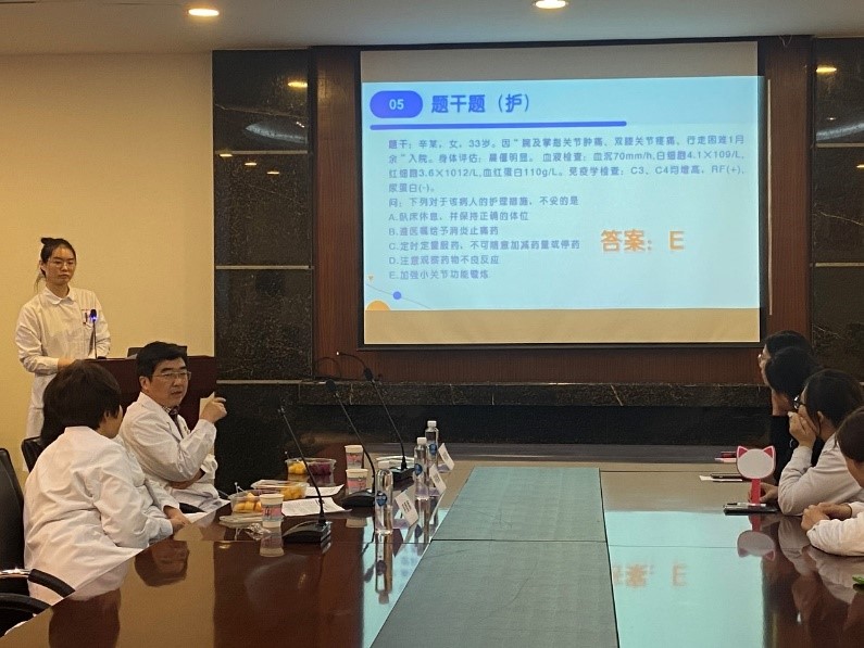 3.2评委点评.jpg